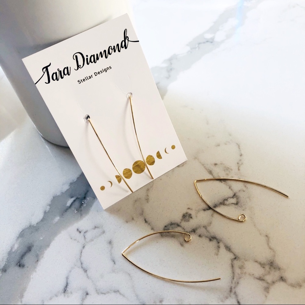 Stellar 14kt modern earring 🌙